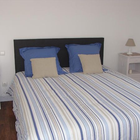 Le Vieux Castel Bed & Breakfast Goustranville Exterior foto