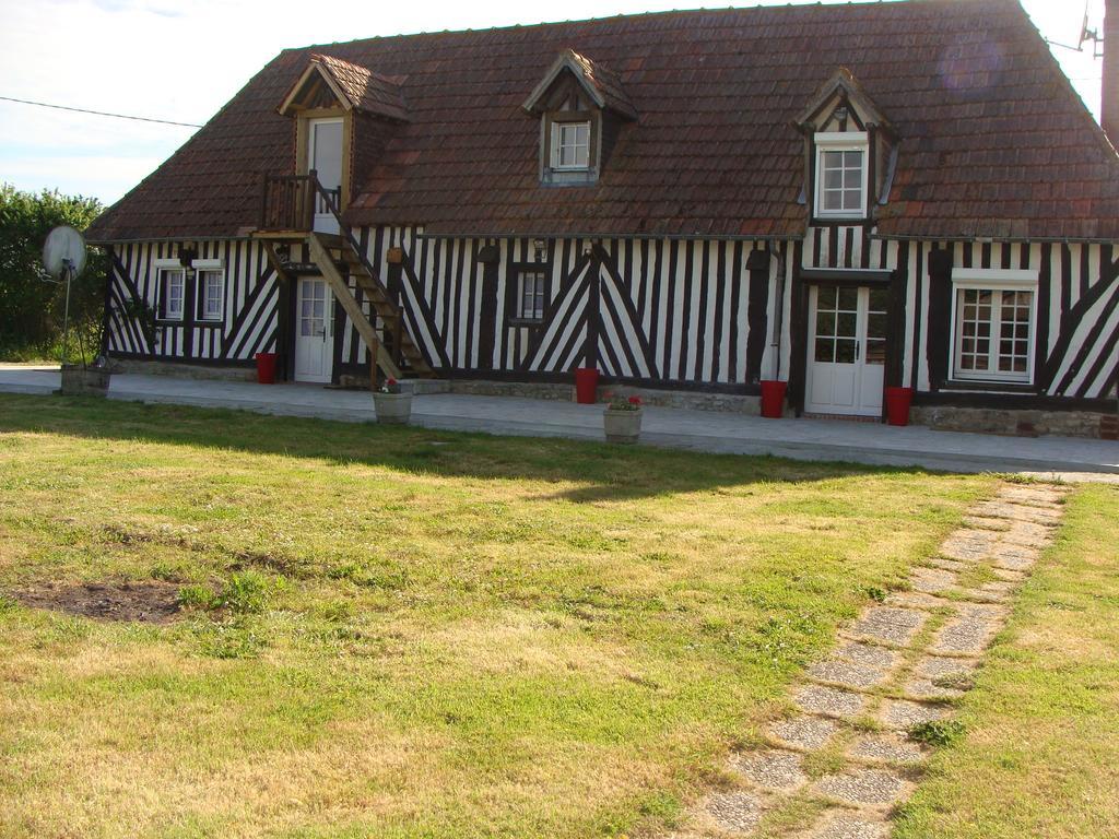Le Vieux Castel Bed & Breakfast Goustranville Exterior foto