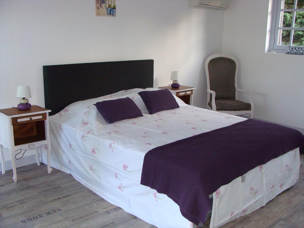Le Vieux Castel Bed & Breakfast Goustranville Cameră foto