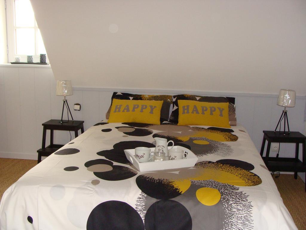 Le Vieux Castel Bed & Breakfast Goustranville Cameră foto