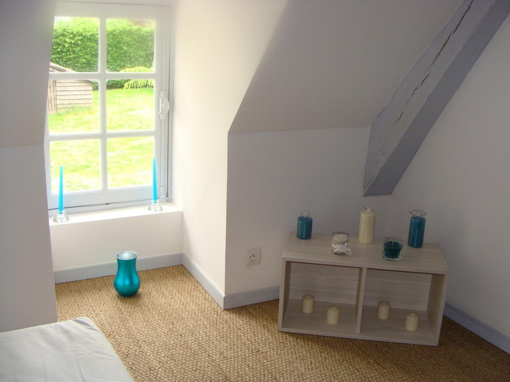 Le Vieux Castel Bed & Breakfast Goustranville Cameră foto