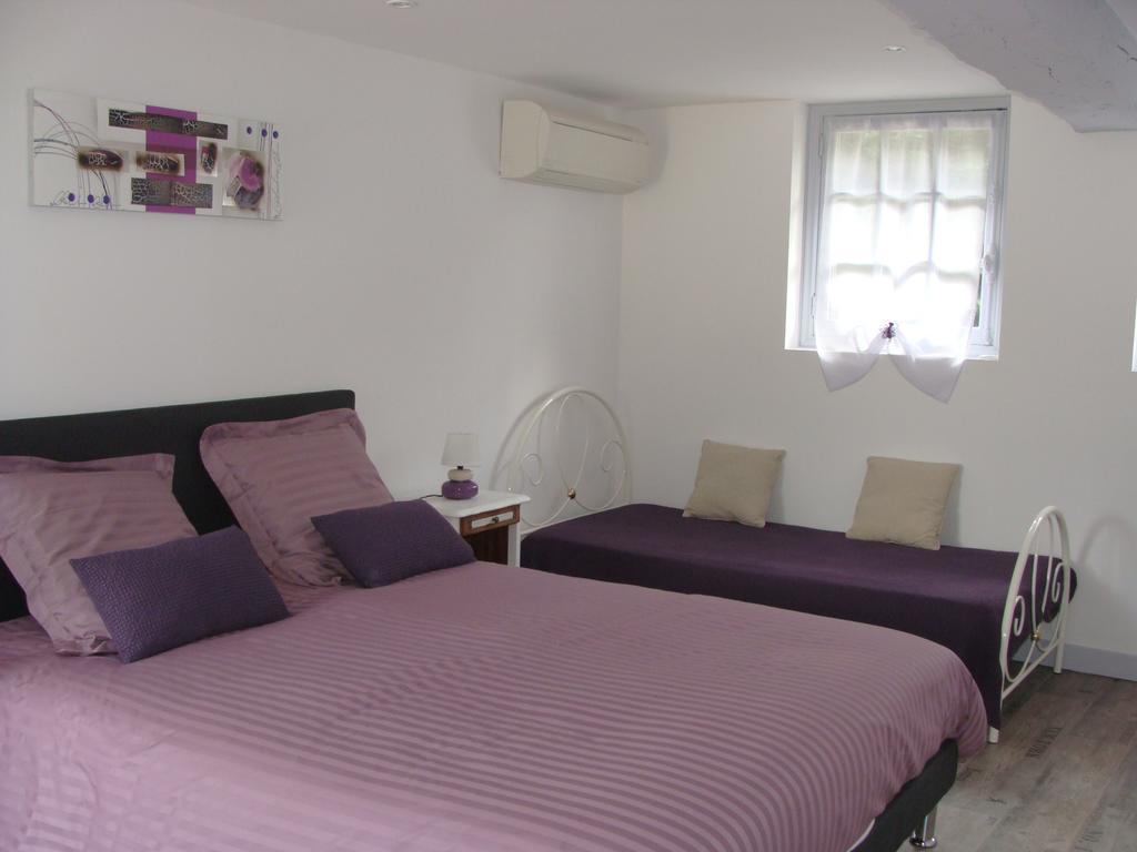 Le Vieux Castel Bed & Breakfast Goustranville Exterior foto
